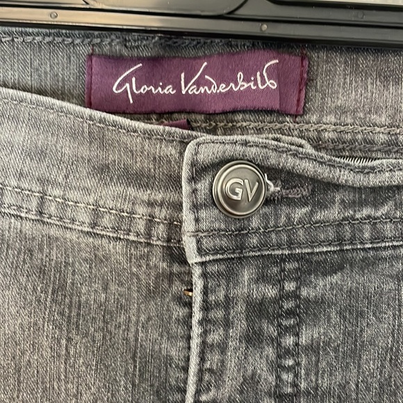 Gloria Vanderbilt Jeans - Picture 2 of 5